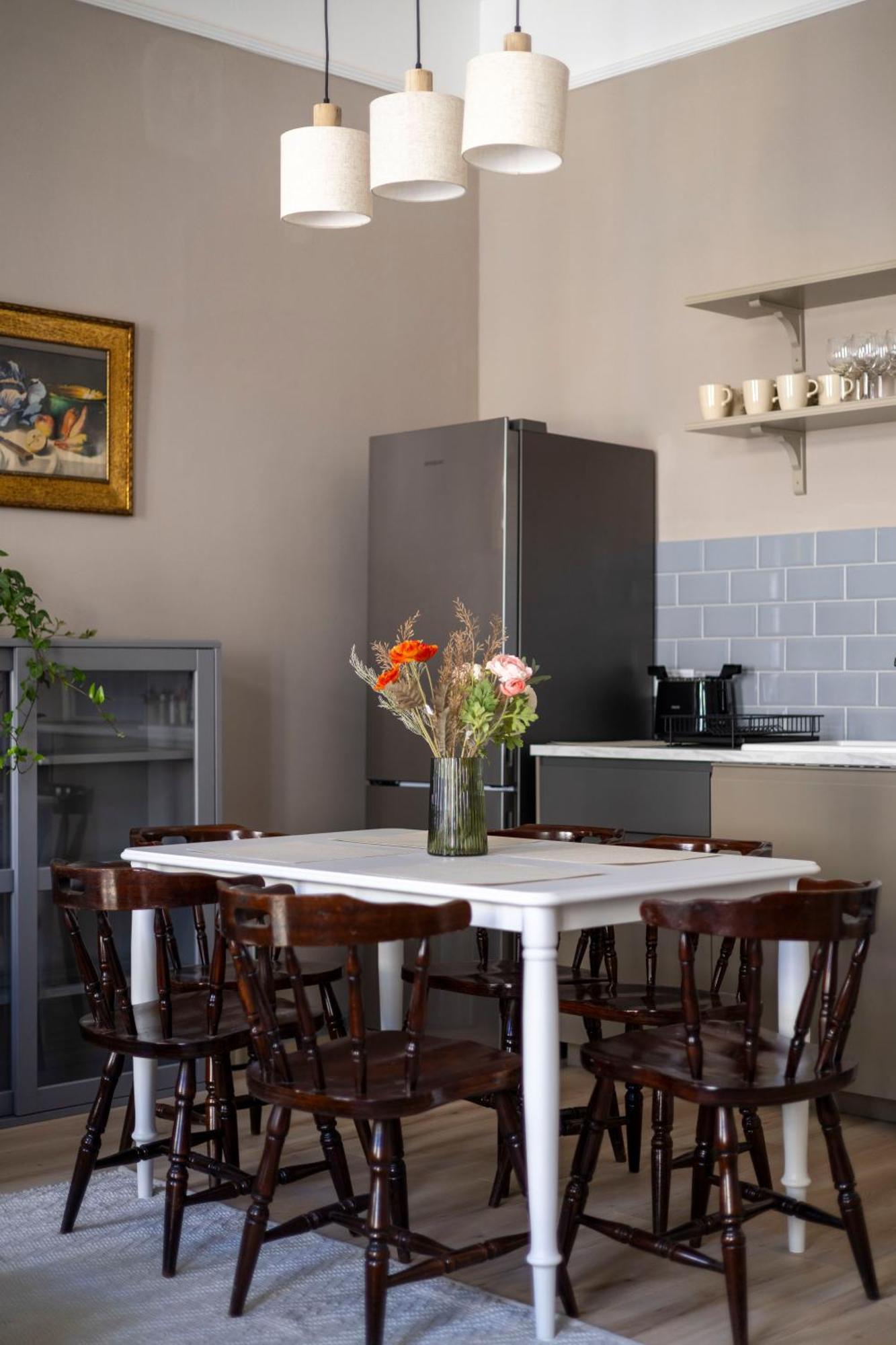 Charming Central Dream Home & Retreat By Prestige Homes Budapest Bagian luar foto