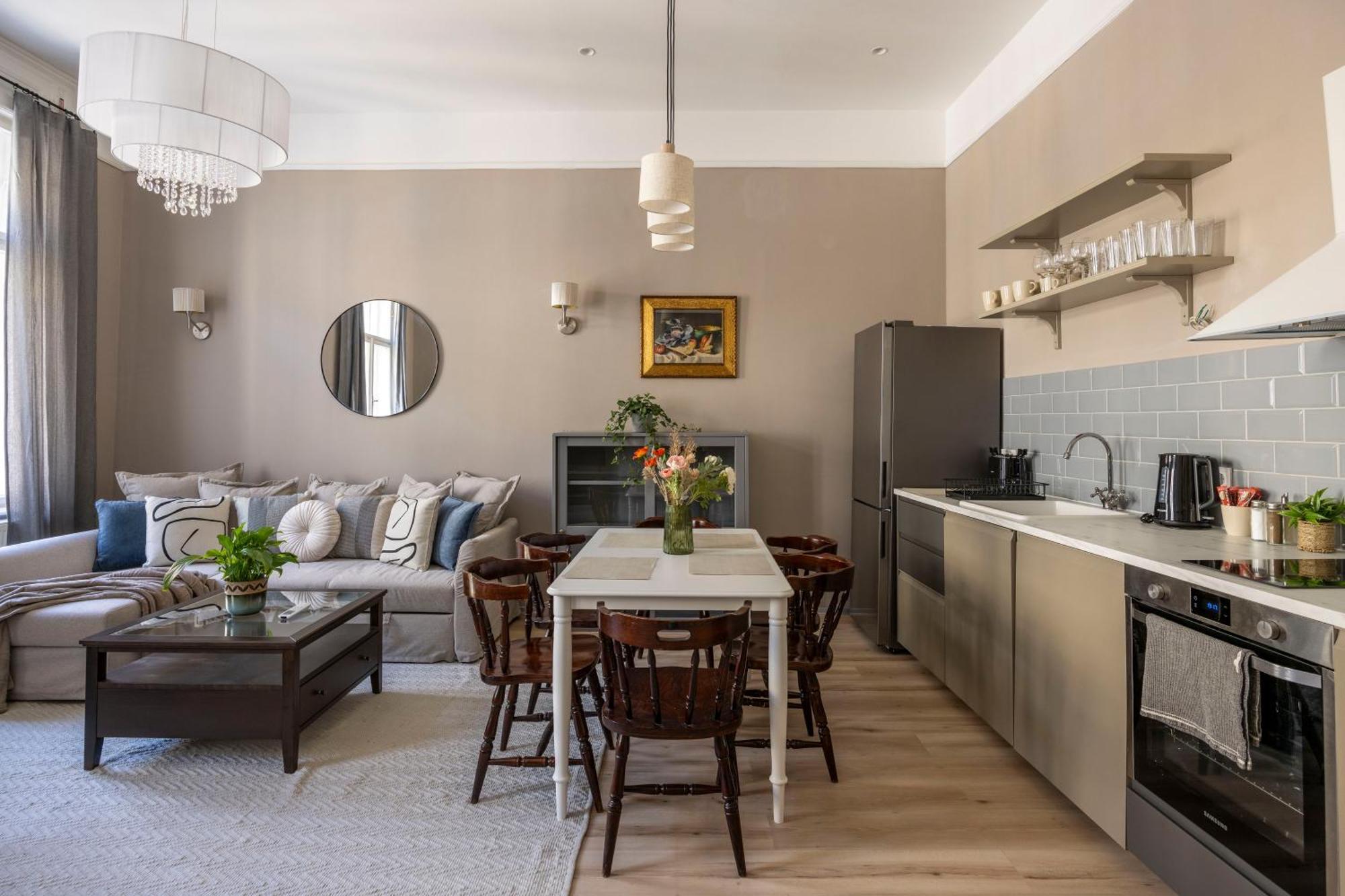 Charming Central Dream Home & Retreat By Prestige Homes Budapest Bagian luar foto