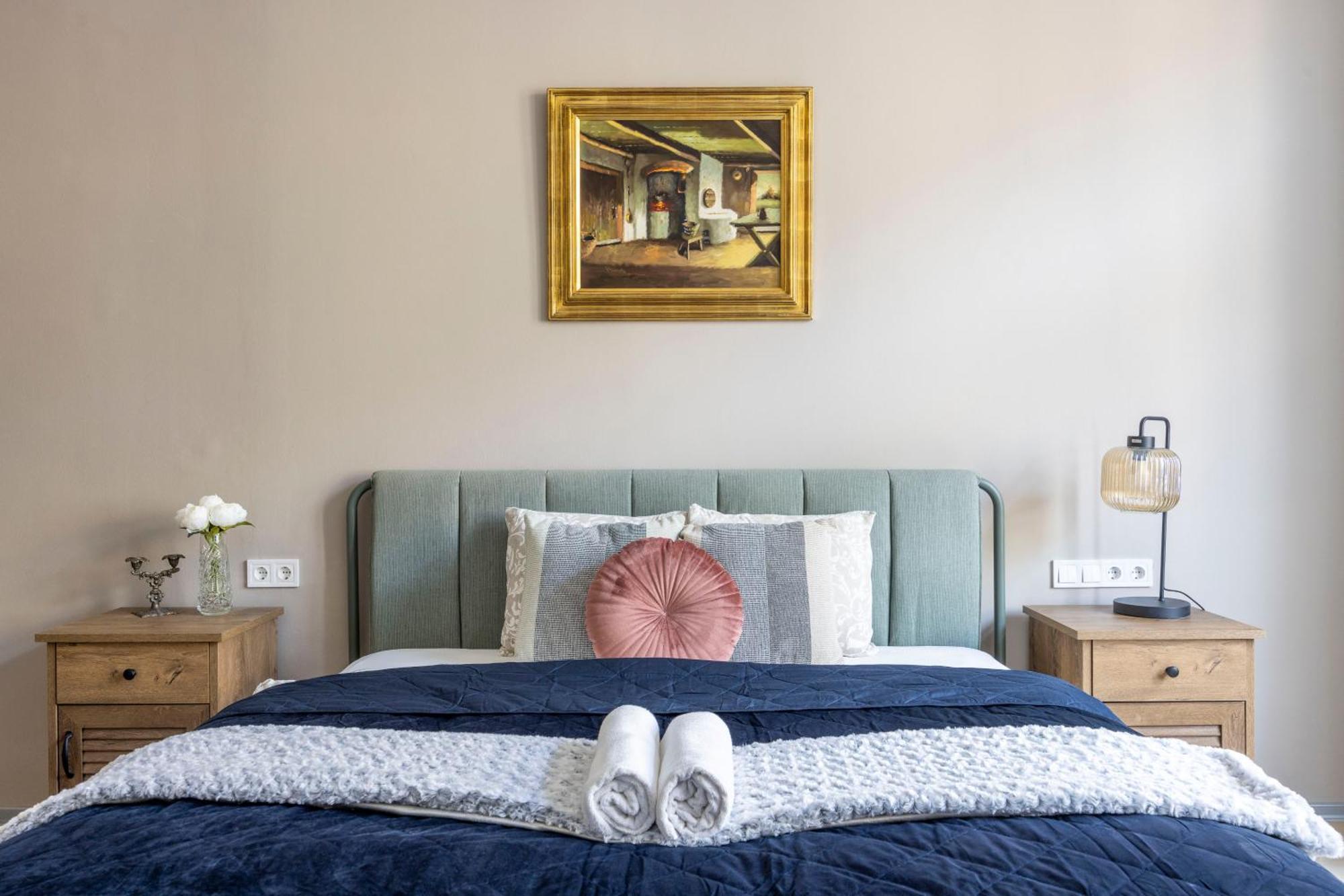 Charming Central Dream Home & Retreat By Prestige Homes Budapest Bagian luar foto